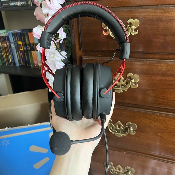 HyperX Cloud Alpha Headset (AUX splitter included!) - Picture 2 of 3